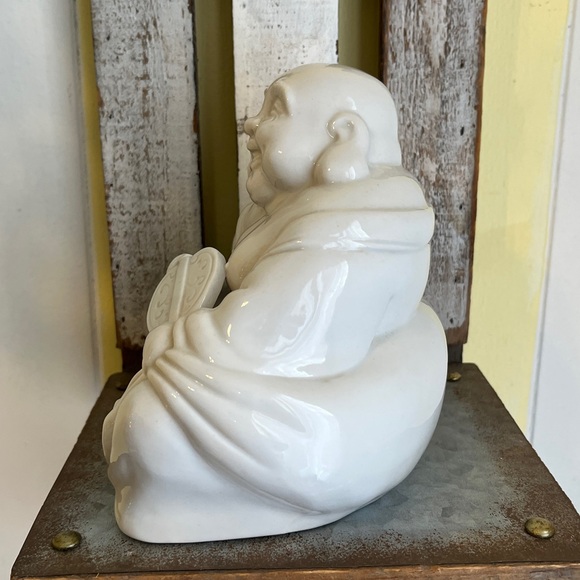 White porcelain Happy Buddha, also known as Budai or Hotei, figurine. - Picture 4 of 8